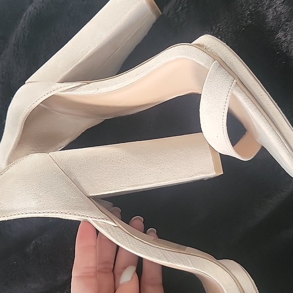 Dress Heels - Picture 4 of 7